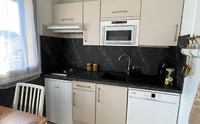 Appartement Pinède Piscine Clim proche Plage village naturiste